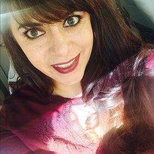 Meet your Posher, Elva